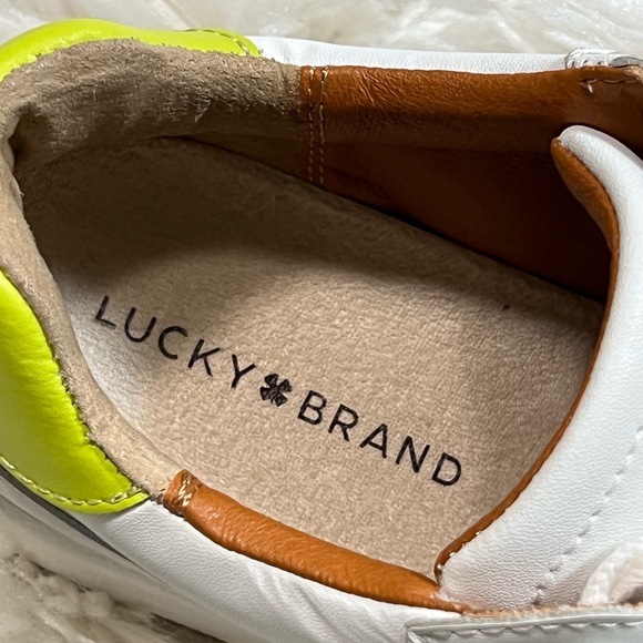 🌸Lucky Brand white leather sneakers - Picture 3 of 11